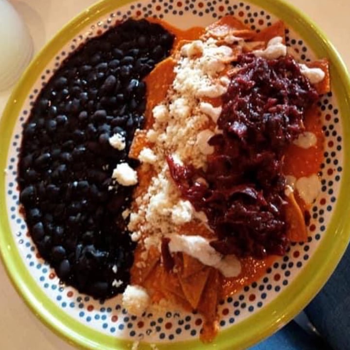 photo of Frida Chilaquiles Sendero Chilaquiles Veganos shared by @anacasillas on  08 Oct 2020 - review