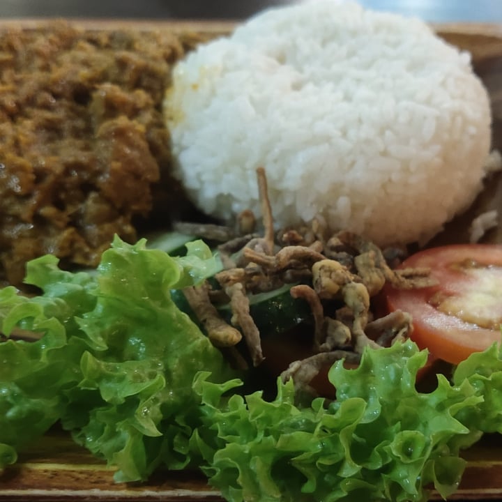 review photo of nomVnom Bistro Toon Rendang Rice shared by @amazinganne on 13 Jul 2020 - review