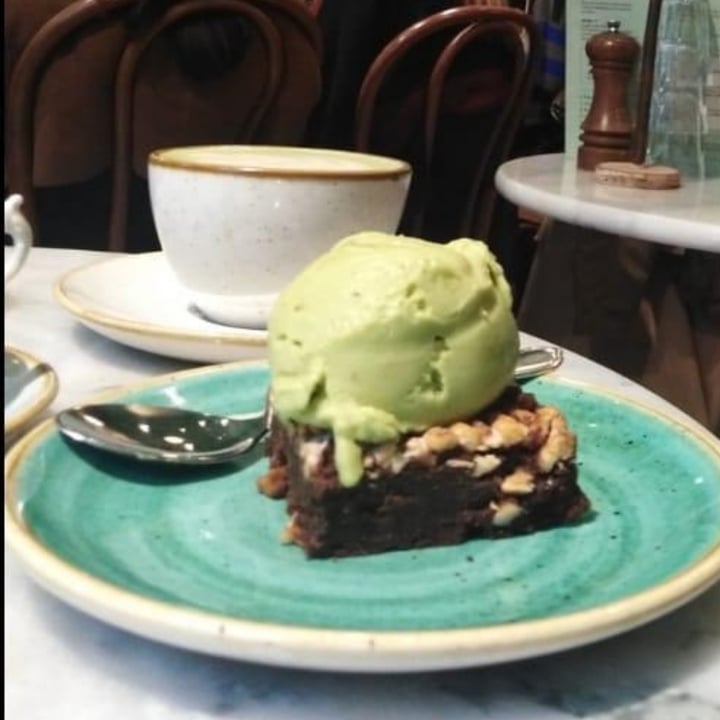 photo of Avo Brothers Vegan Brownie shared by @rebecca27 on  28 Mar 2022 - review