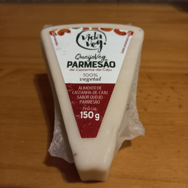 photo of Vida Veg queijo de castanha de caju sabor parmesão shared by @claudiafranco on  01 Nov 2022 - review