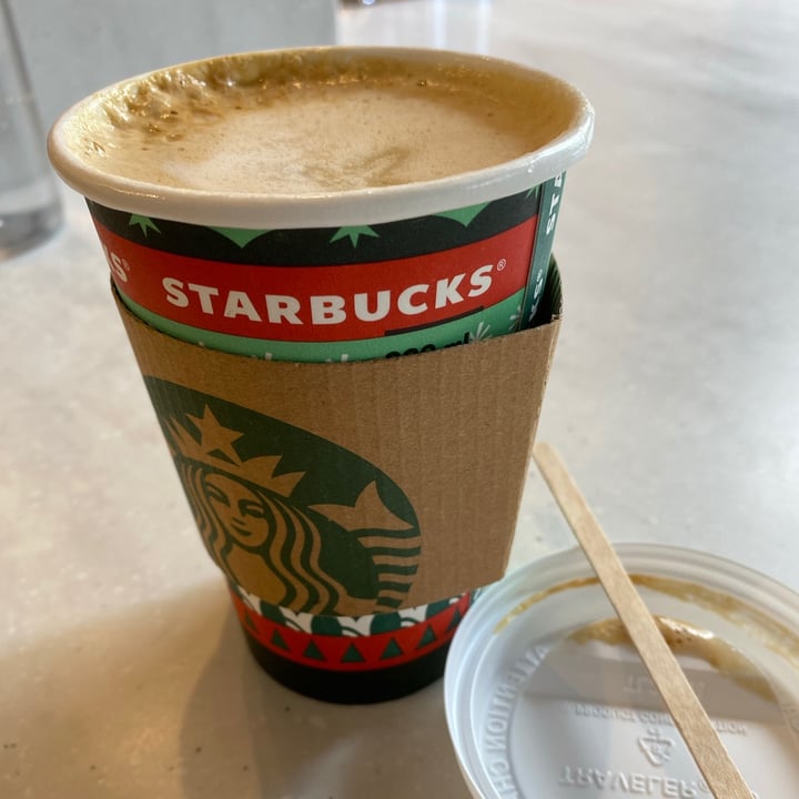 photo of Starbucks Cafe con leche de almendras shared by @aloha88 on  22 Dec 2020 - review