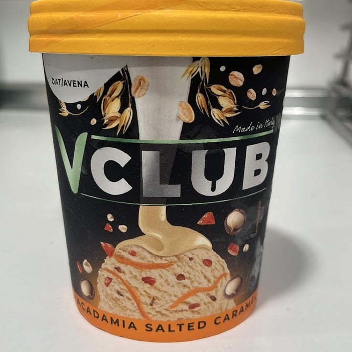 photo of VClub Gelato Macadamia E Caramello Salato shared by @svaquero on  24 Jun 2022 - review