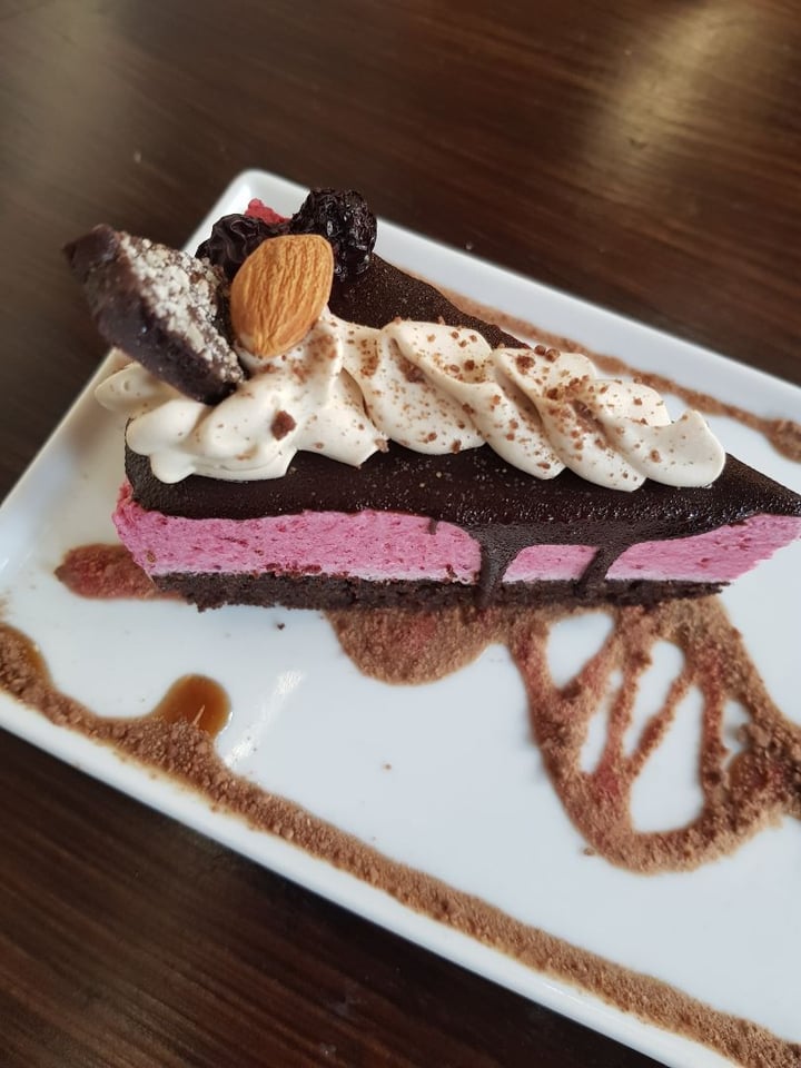 review photo of Restaurant Katako Veg Raspberry cheesecake shared by @romiauna on 22 May 2019 - review