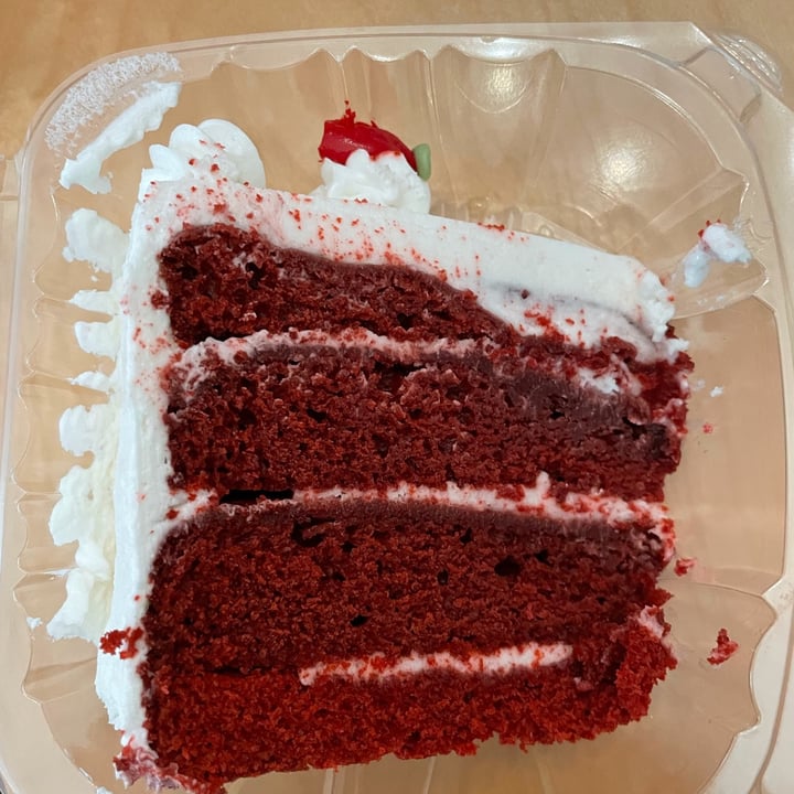 photo of Veggie Castle II Red velvet cake shared by @janetisvegan on  12 Feb 2022 - review