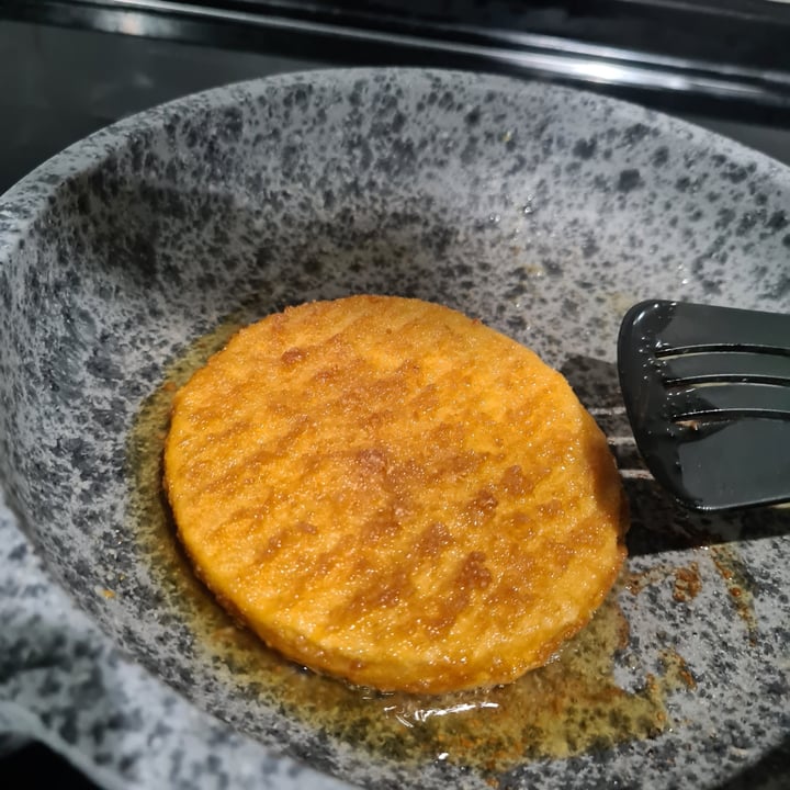 review photo of The Vegetarian Butcher Crispy chickimicki Burger shared by @happy4paws on 08 Mar 2022 - review