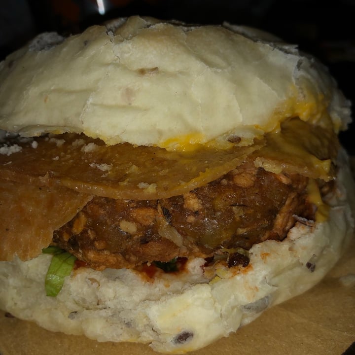 photo of Otilia burgers Es Un Montón Vegana shared by @goodhabitos on  01 Apr 2021 - review