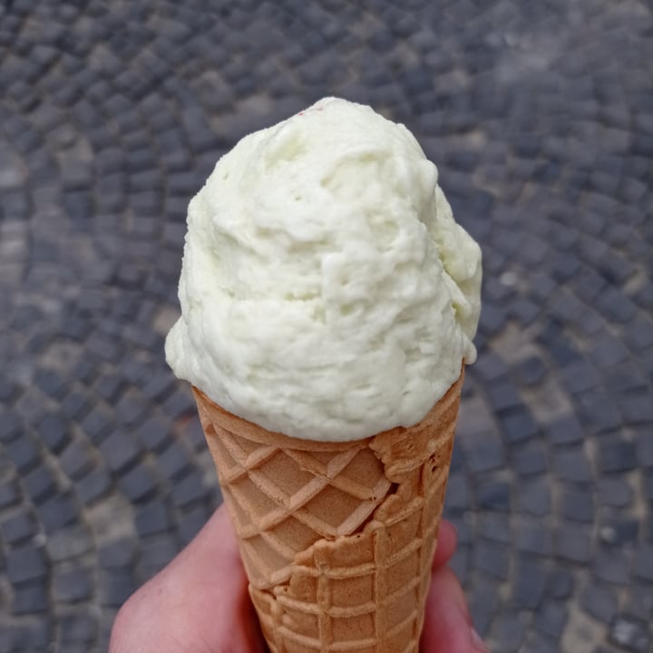 photo of SCOOP Gelato Lemon-Basil Ice Cream shared by @decoy on  15 May 2022 - review