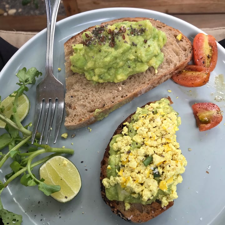 photo of The Shady Shack Avocado Toast shared by @vegan-alien on  25 Jun 2020 - review