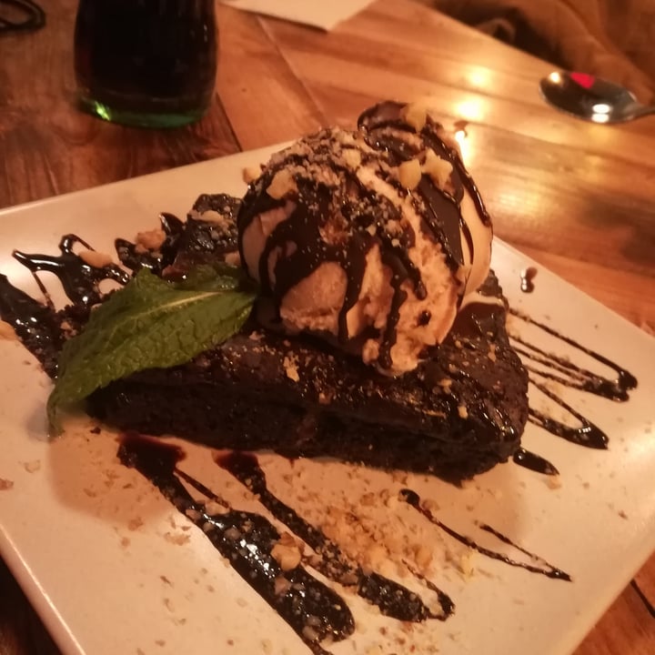 photo of Mad Mad Vegan Brownie shared by @juliastepanenko on  09 Mar 2022 - review