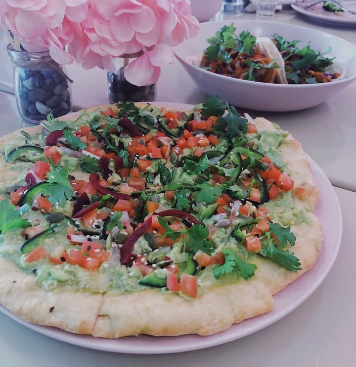 photo of Brambles Avocado pizza shared by @alyrauff on  27 Dec 2018 - review