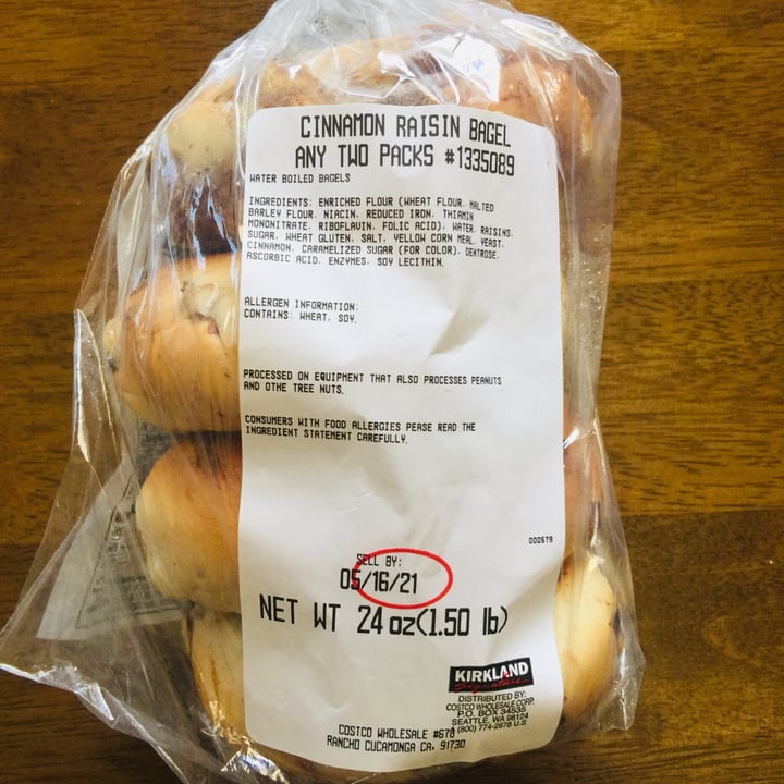 photo of Costco Bakery Cinnamon Raisin Bagel shared by @emmc1 on  31 May 2021 - review
