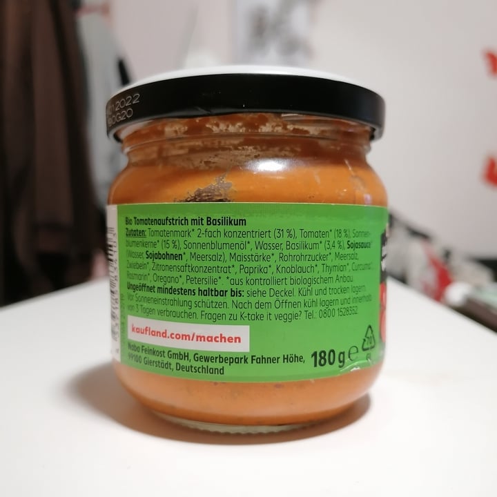 review photo of Kaufland Tomate Basilikum - Veganer Bio-Brotaufstrich shared by @charlieoderso on 24 Sep 2020 - review