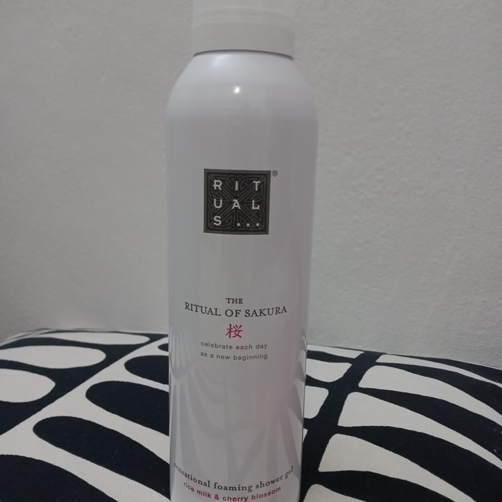 photo of Rituals Gel The ritual of Sakura shared by @laumadrid on  14 Jan 2022 - review