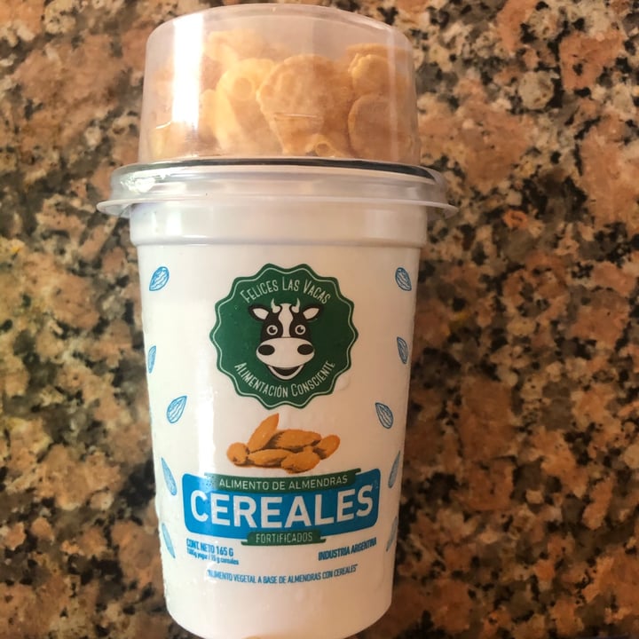 photo of Felices Las Vacas Yogurt de Almendras con Cereales shared by @soffveggie on  03 Dec 2020 - review