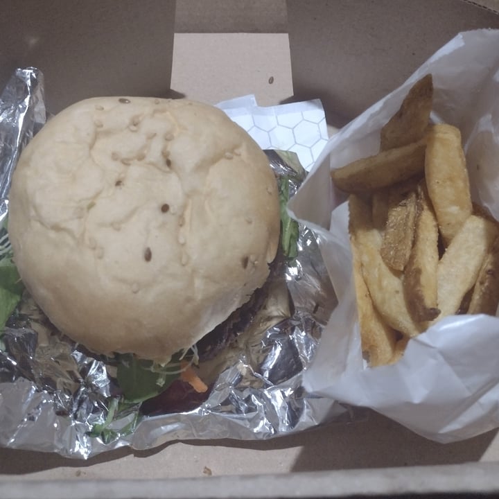 photo of Nehuén - Parador Artesanal Burger Vegana shared by @arianablustein on  28 Nov 2021 - review