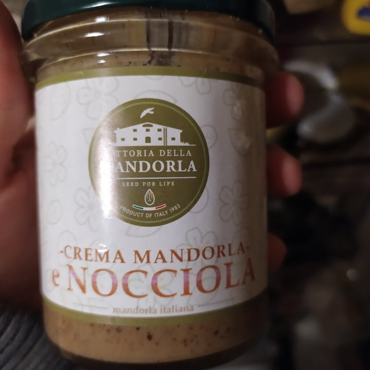 photo of La fattoria della mandorla Crema Mandorla E Nocciola shared by @anna30 on  25 Mar 2022 - review