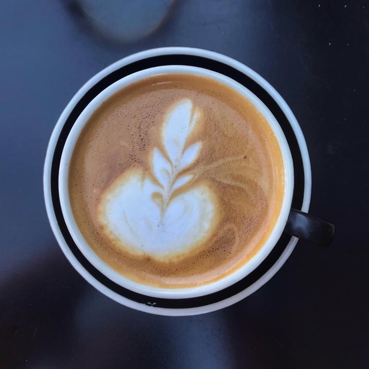 review photo of STANDARD 69 Flat White Con Leche De Coco shared by @rafalee90 on 20 Apr 2021 - review