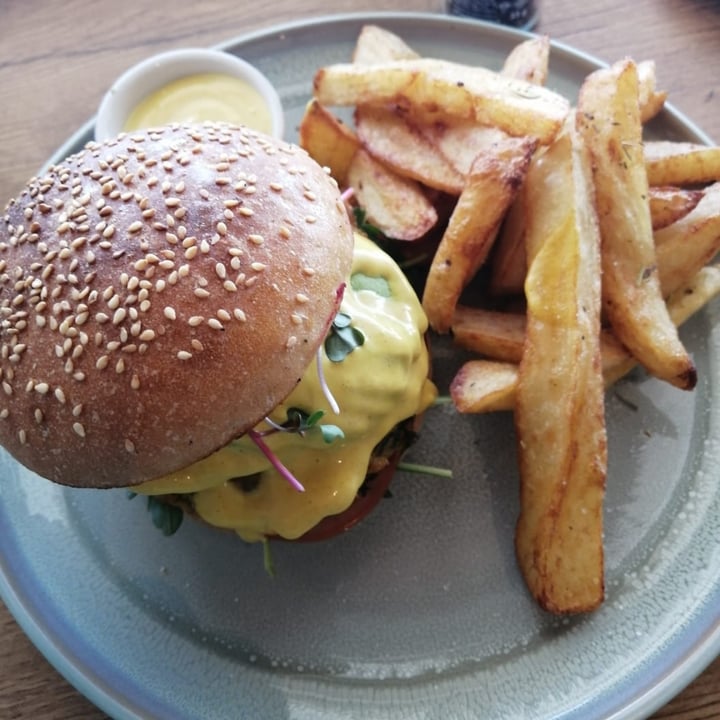 photo of Blended Health Cafe & Catering Veggie Deluxe Burger shared by @mrsvegan3a on  03 Oct 2020 - review