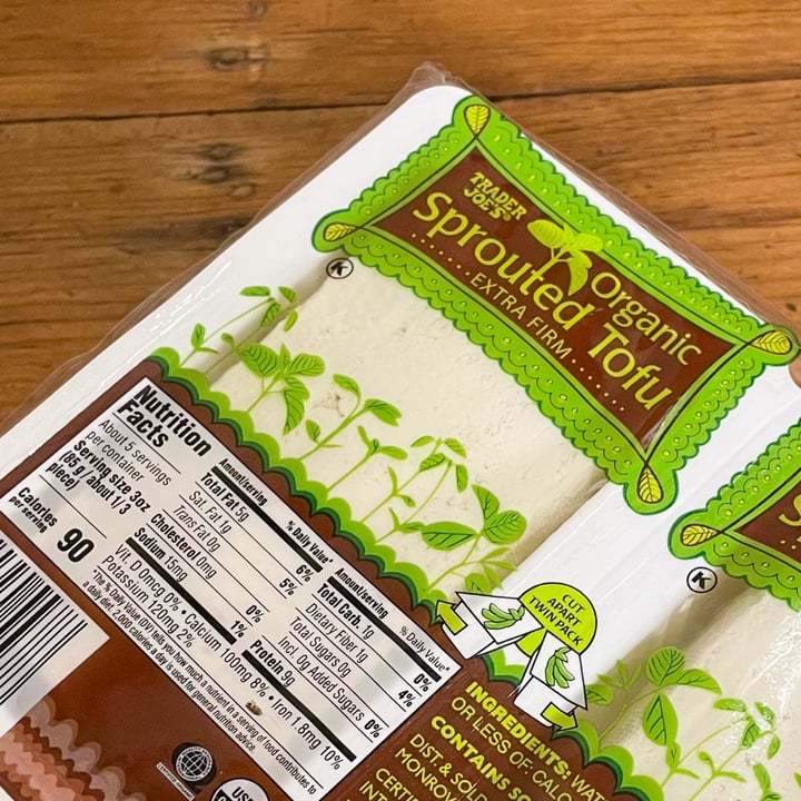 photo of Trader Joe's Organic Sprouted Tofu Extra Firm shared by @alleycatz on  29 Sep 2022 - review