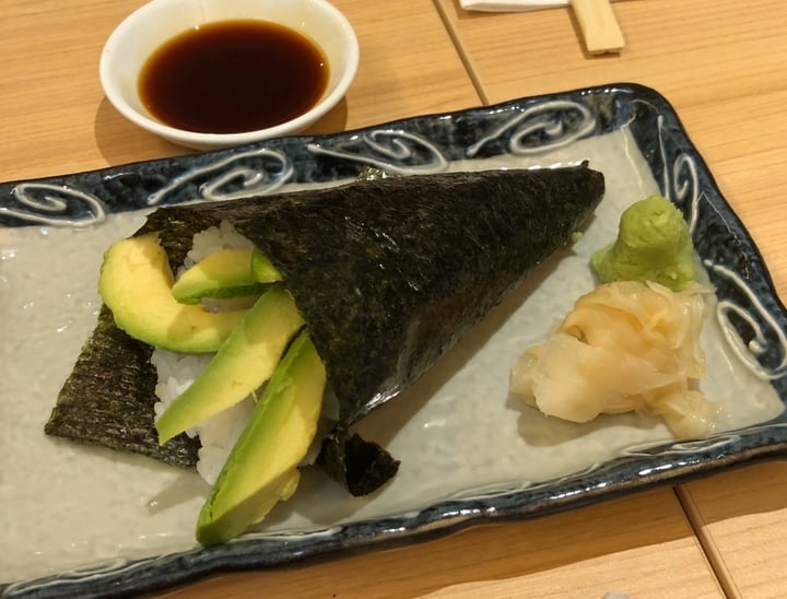photo of Shimbashi Soba (Paragon) Veganised Avocado Hand roll shared by @soy-orbison on  13 Nov 2019 - review