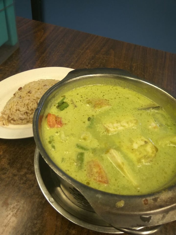 review photo of Pine Tree Cafe thai green curry shared by @nicoles on 13 Nov 2019 - review