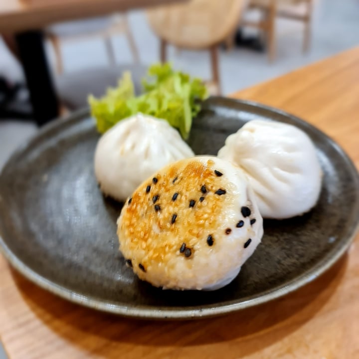 photo of Lotus Café 蓮心食坊 Pan Fried King Oyster Mushroom Buns shared by @parismelody on  14 May 2022 - review