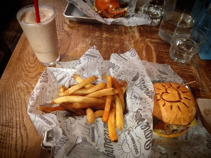 photo of Bareburger The Duchess shared by @karlavhdez on  11 Jun 2019 - review