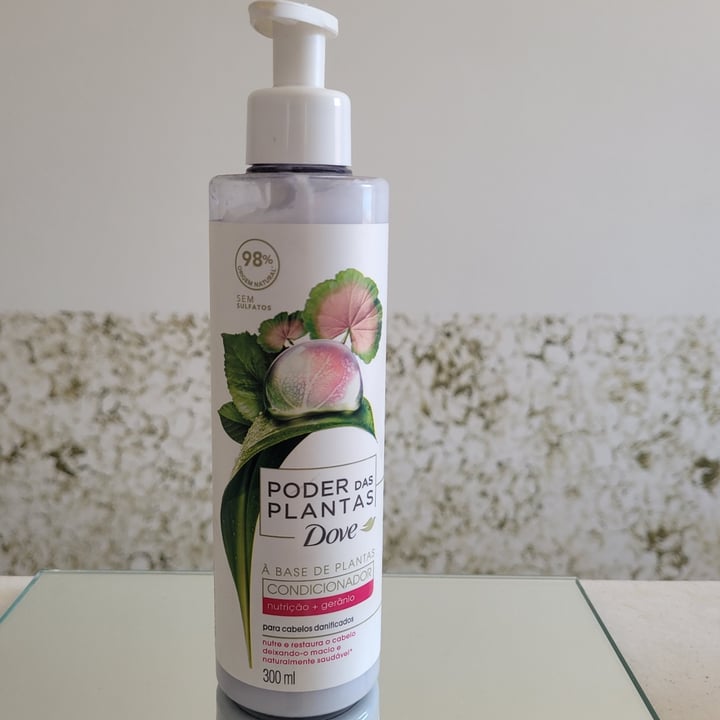 review photo of Dove Condicionador Poder das Plantas G Nutrição + Gerânio shared by @katiatp on 24 Aug 2022 - review