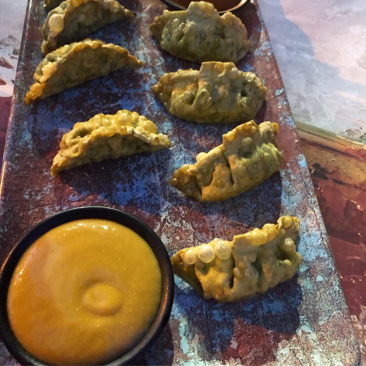 photo of La Huella Vegana Dumplings , Kebab y carrot cake shared by @veggielori on  23 Jul 2019 - review
