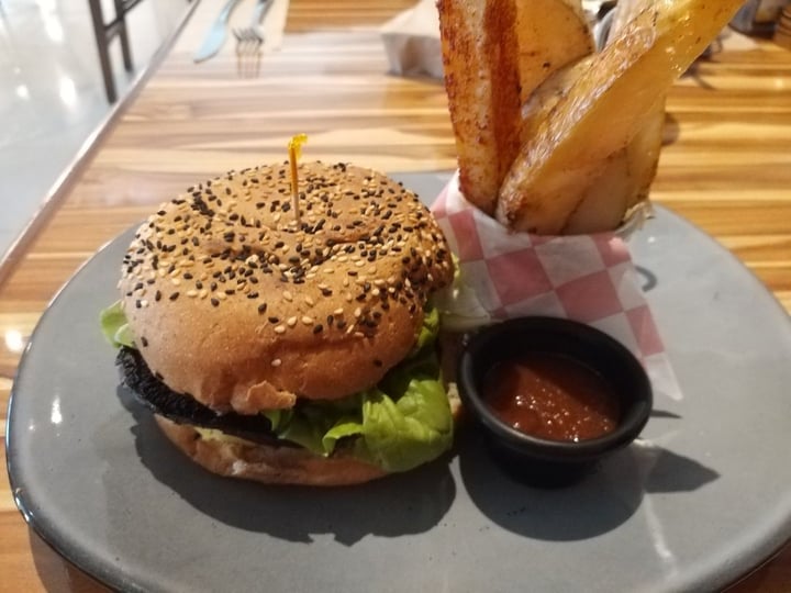 photo of Vegan Planet Hamburguesa De Portobello shared by @silviware on  09 Dec 2019 - review