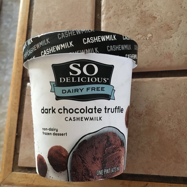 photo of So Delicious Dairy Free Dark Chocolate Truffle Cashewmilk Frozen Dessert shared by @wizkorea on  09 Apr 2020 - review