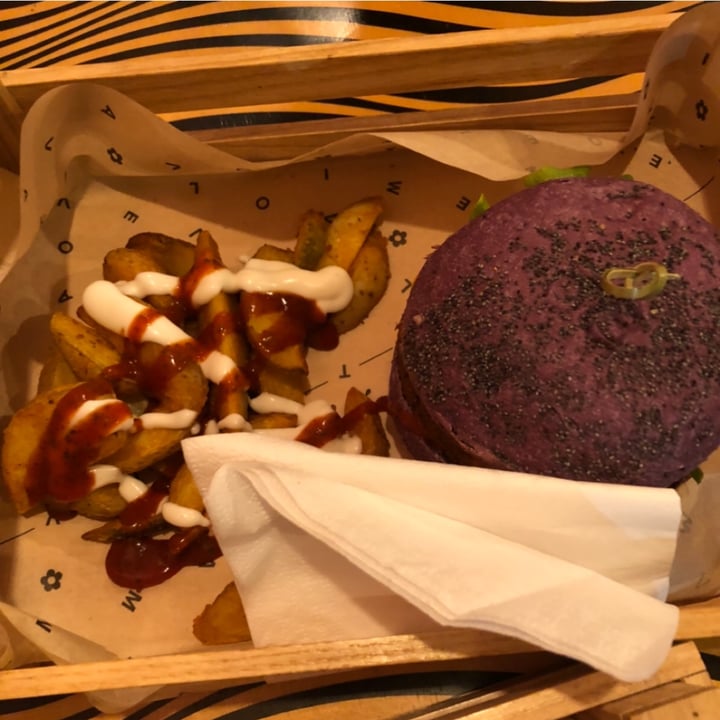 photo of Flower Burger Flower Burger shared by @frappa on  28 Sep 2022 - review
