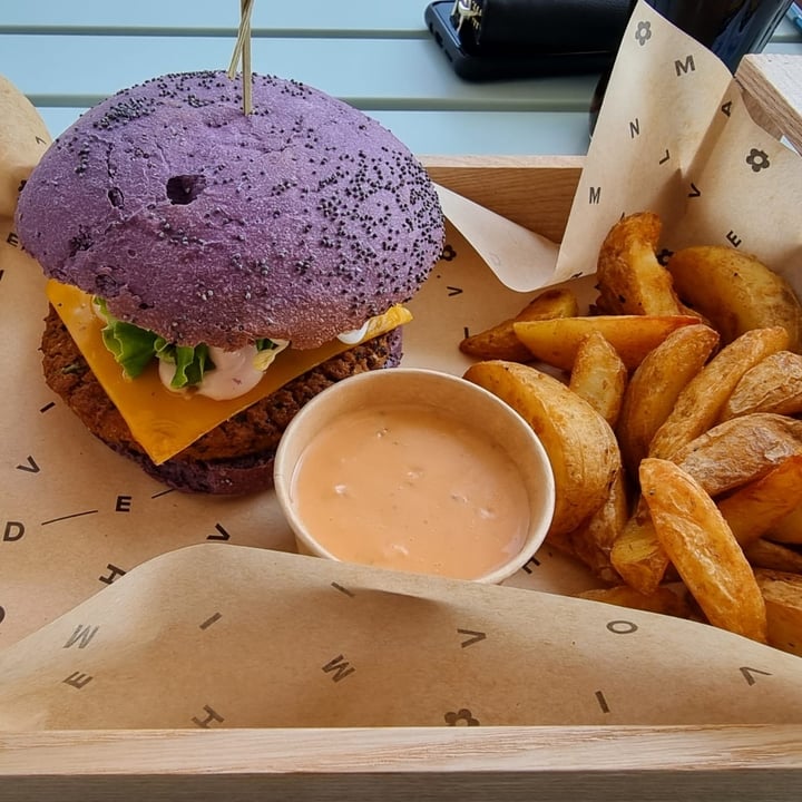photo of Flower Burger Flower Burger shared by @sariam on  26 Mar 2022 - review