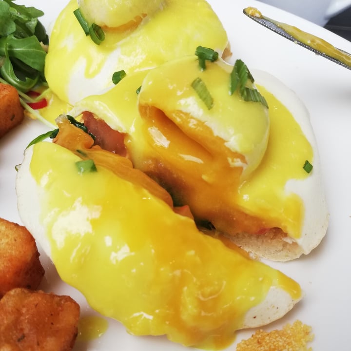 photo of Evviva Breakfast and Lunch Vegan Benedict shared by @svraphael88 on  11 Sep 2020 - review