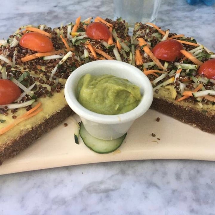 review photo of Le Pain Quotidien - Recoleta Mall Tartin De Hummus Y Pure De palta shared by @ladybiird on 08 Mar 2021 - review