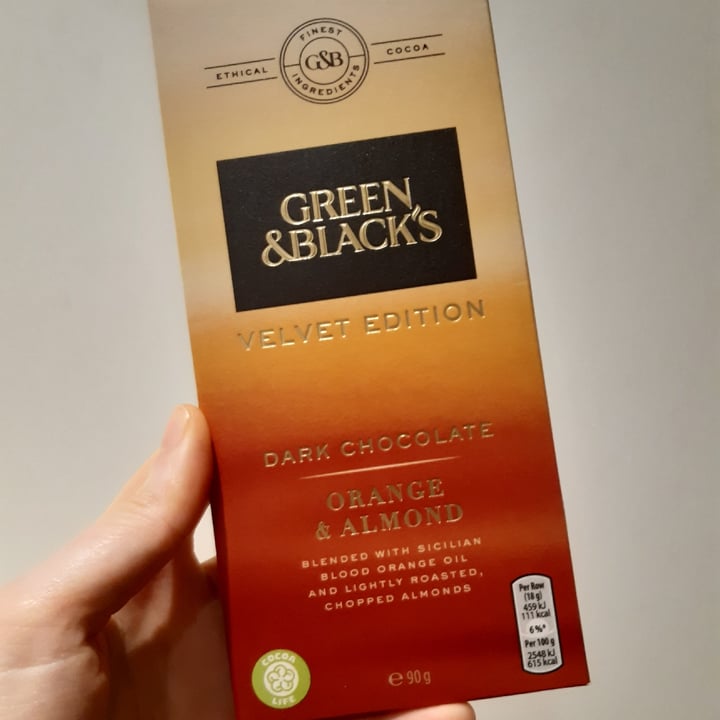 photo of Green & Black's Dark Chocolate Orange & Almond shared by @sophiemartin57 on  28 Jan 2021 - review