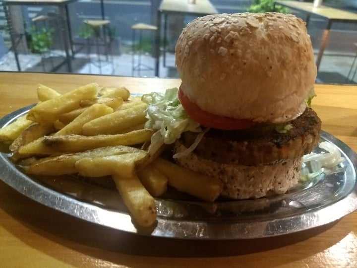 photo of Deniro Hamburguesa Vegana shared by @candelasoto on  09 Feb 2020 - review