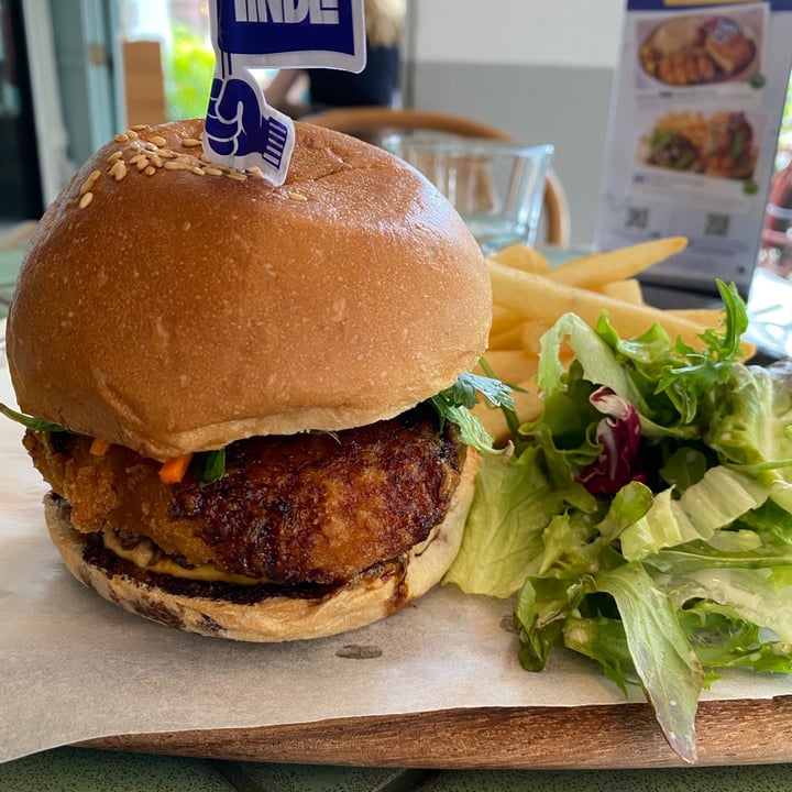 photo of Privé Tiong Bahru Sweet & Sticky Panko-Crusted TiNDLE™ Burger shared by @willystyleee on  22 Mar 2021 - review