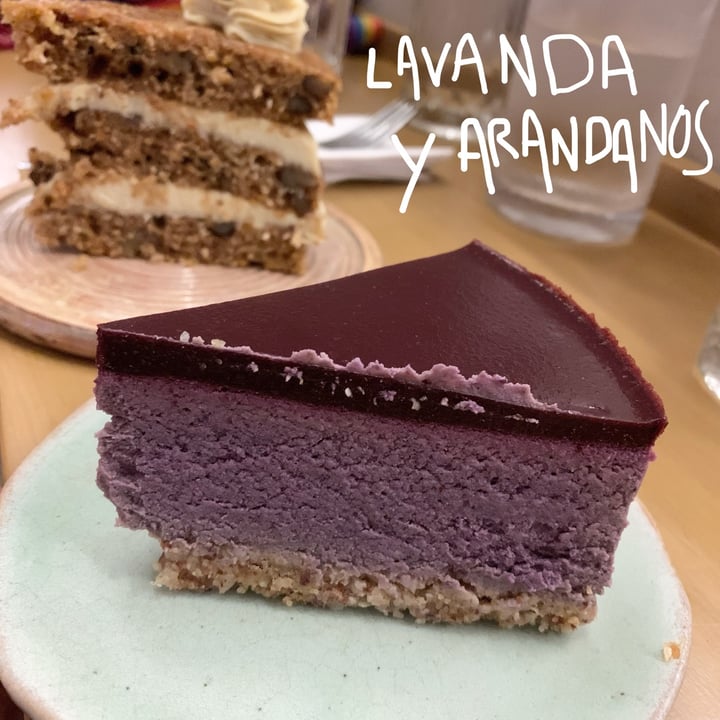 photo of Let it V - Vegan Sushi Cheese cake de lavanda shared by @belurkrt on  09 Feb 2022 - review