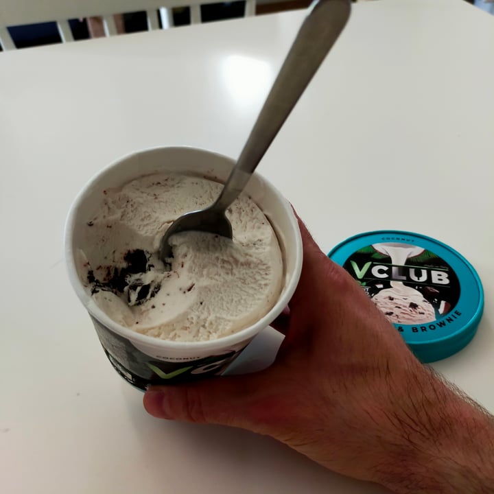 photo of VClub Coconut & Brownie shared by @morenocolombo on  21 Jun 2022 - review