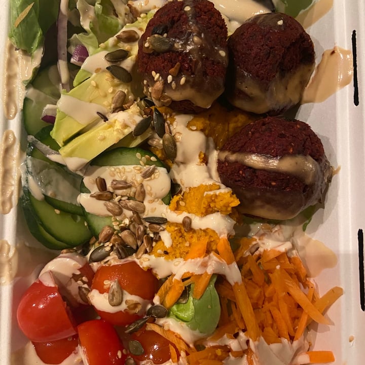 photo of Lexi's Healthy Eatery Falafel Bowl shared by @plantbasedstorm on  08 Jun 2020 - review