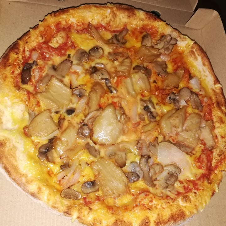 photo of Telepizza Pizza Montana Veggie shared by @heiru on  21 Jun 2021 - review