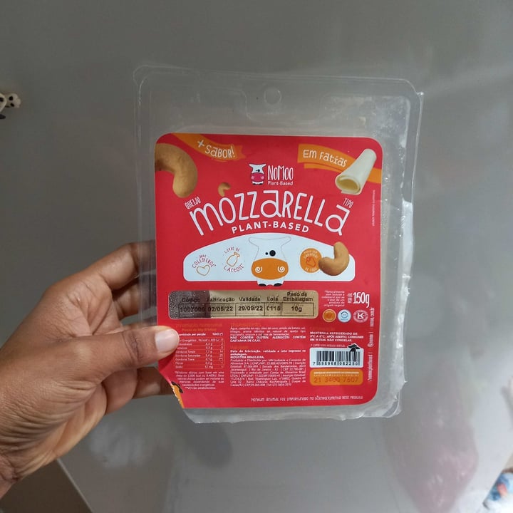 photo of NOMOO Plant-Based Brasil Queijo mozzarella shared by @ednanunes on  12 Jun 2022 - review