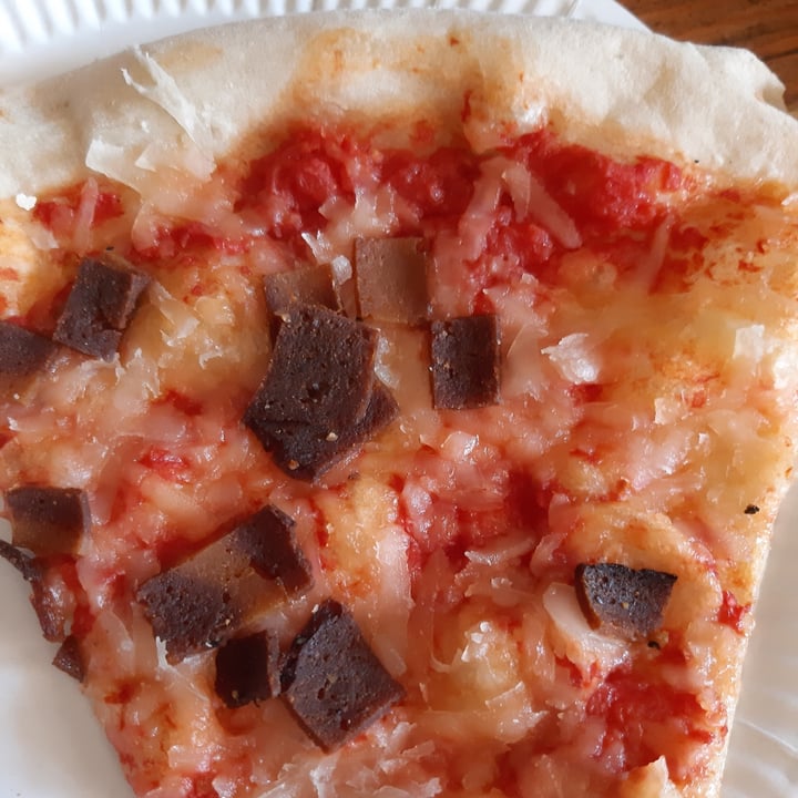 photo of NY Slice Pizza Kloof Street Vegan bac'on slice shared by @yashmeen on  18 May 2022 - review