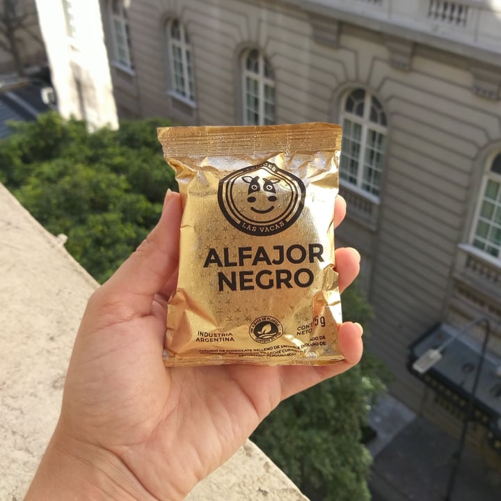 photo of Felices Las Vacas Alfajor Negro shared by @lauraluizaos on  26 Jul 2021 - review