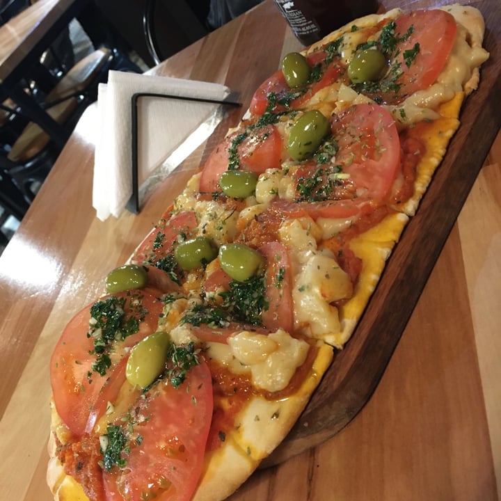 photo of Triumph Café Ushuaia Pizza Napolitana shared by @victoriagimenezzz on  19 Apr 2022 - review