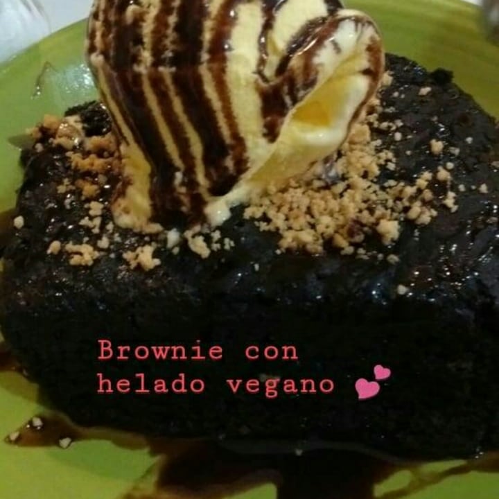 photo of Loving Hut Microcentro Brownie con helado shared by @soynayme on  23 Feb 2021 - review