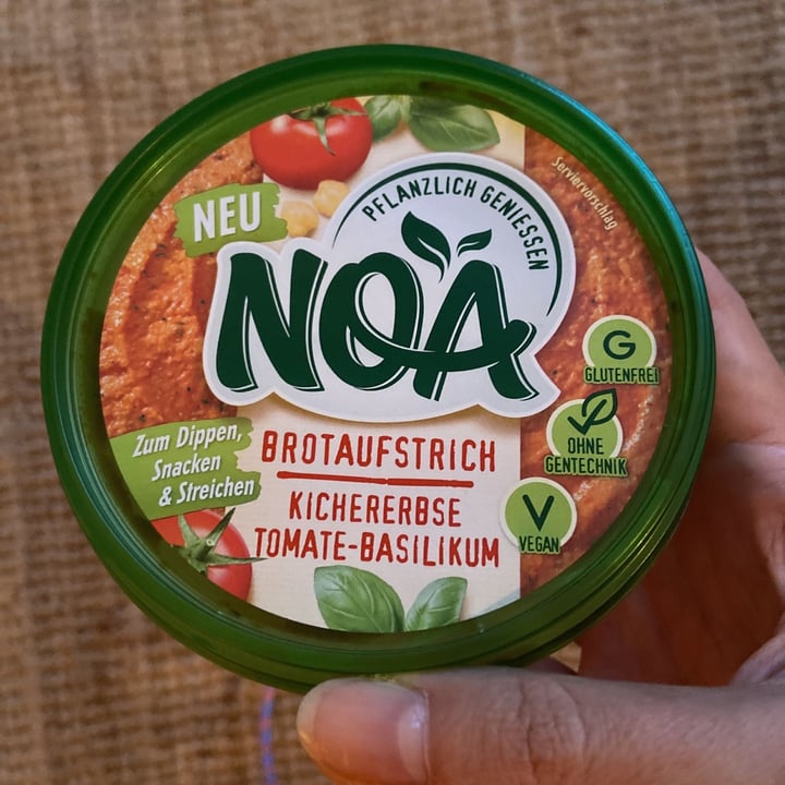 photo of Noa Hummus Tomate Basilikum shared by @krautgehtraus on  09 Aug 2021 - review