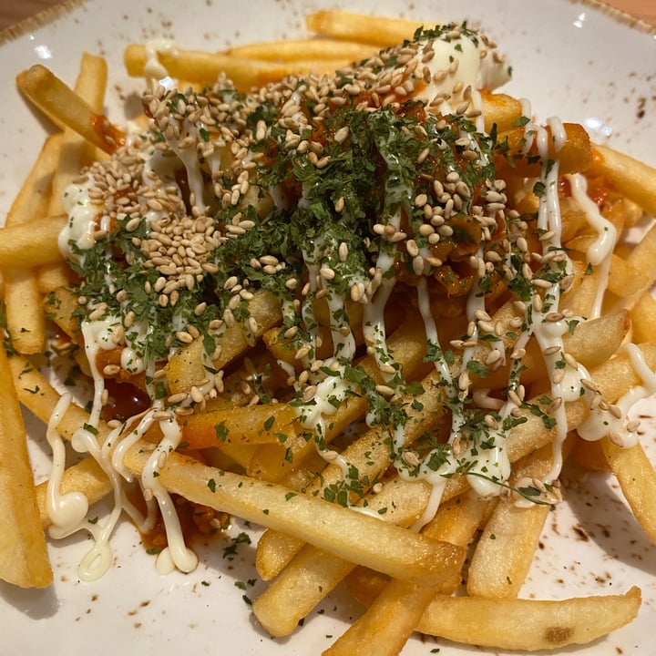 photo of Am I Addicted - Pottery Studio & V Cafe Hooked on Gochujang Fries shared by @browngirlvegan on  28 Jun 2022 - review