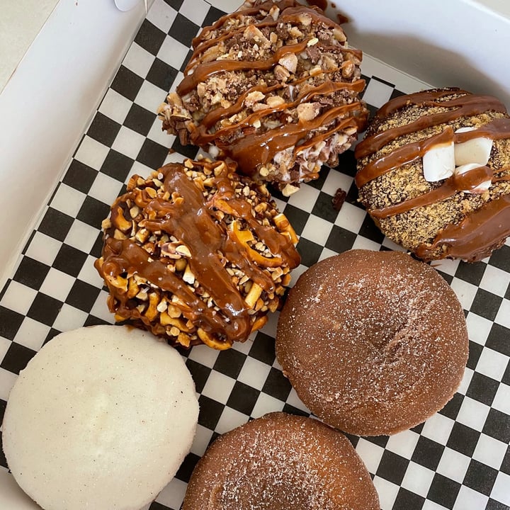 photo of Broad Street Dough Co S’mores Galore shared by @elisacasillas on  29 Jul 2021 - review